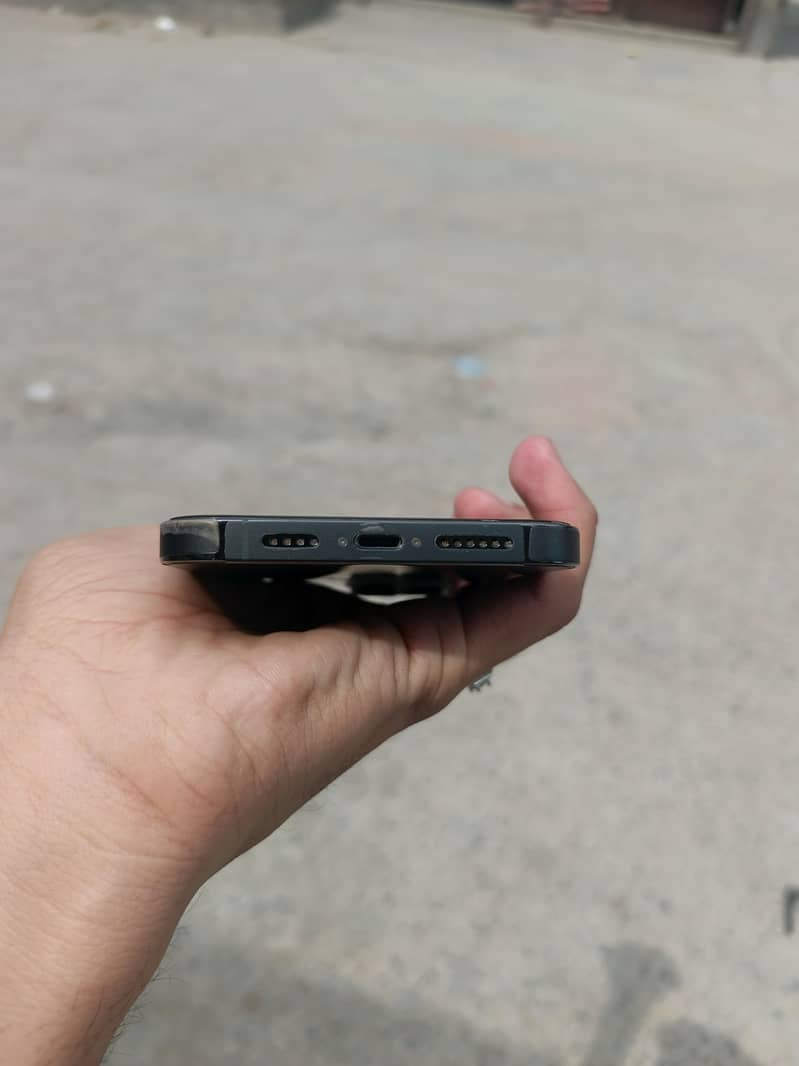 Apple iPhone 13 Pro Max 1