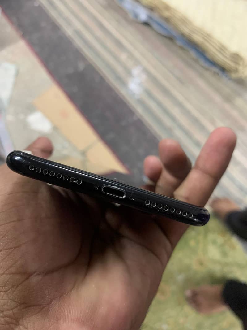 Apple iPhone 7 Plus 2