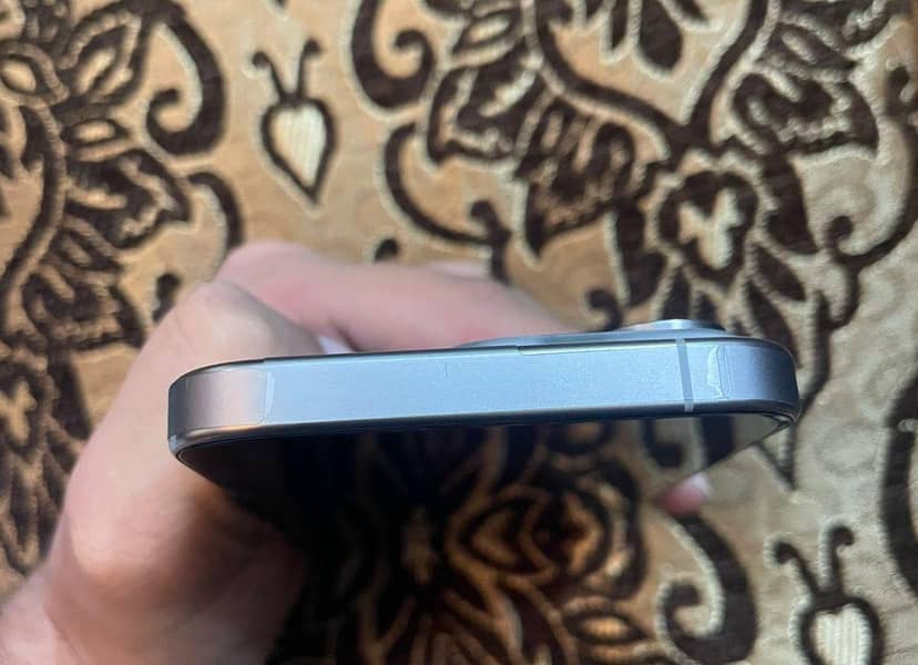Apple iPhone 15 pro 3