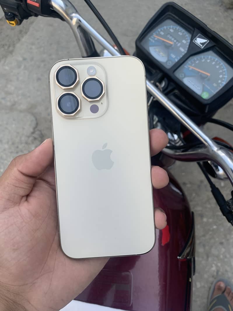 Apple iPhone 14 Pro 1