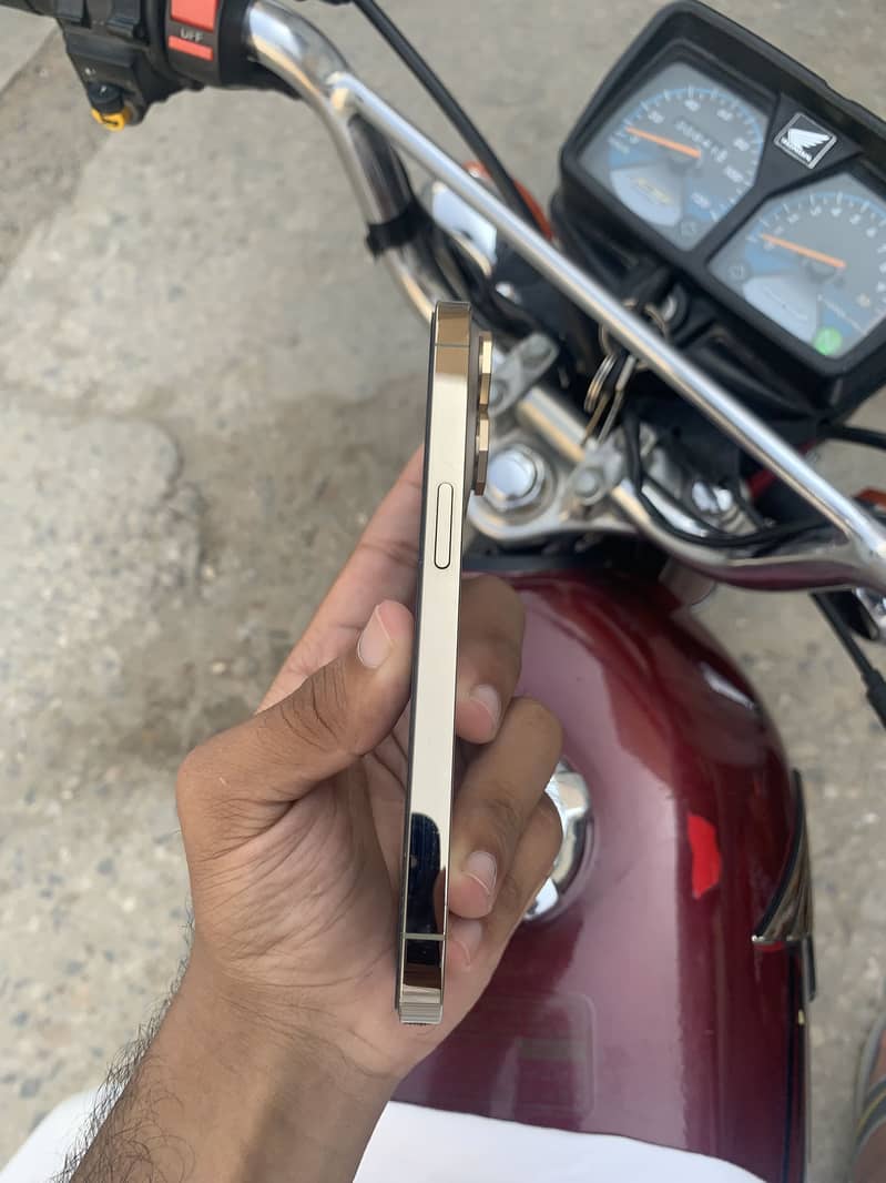 Apple iPhone 14 Pro 7
