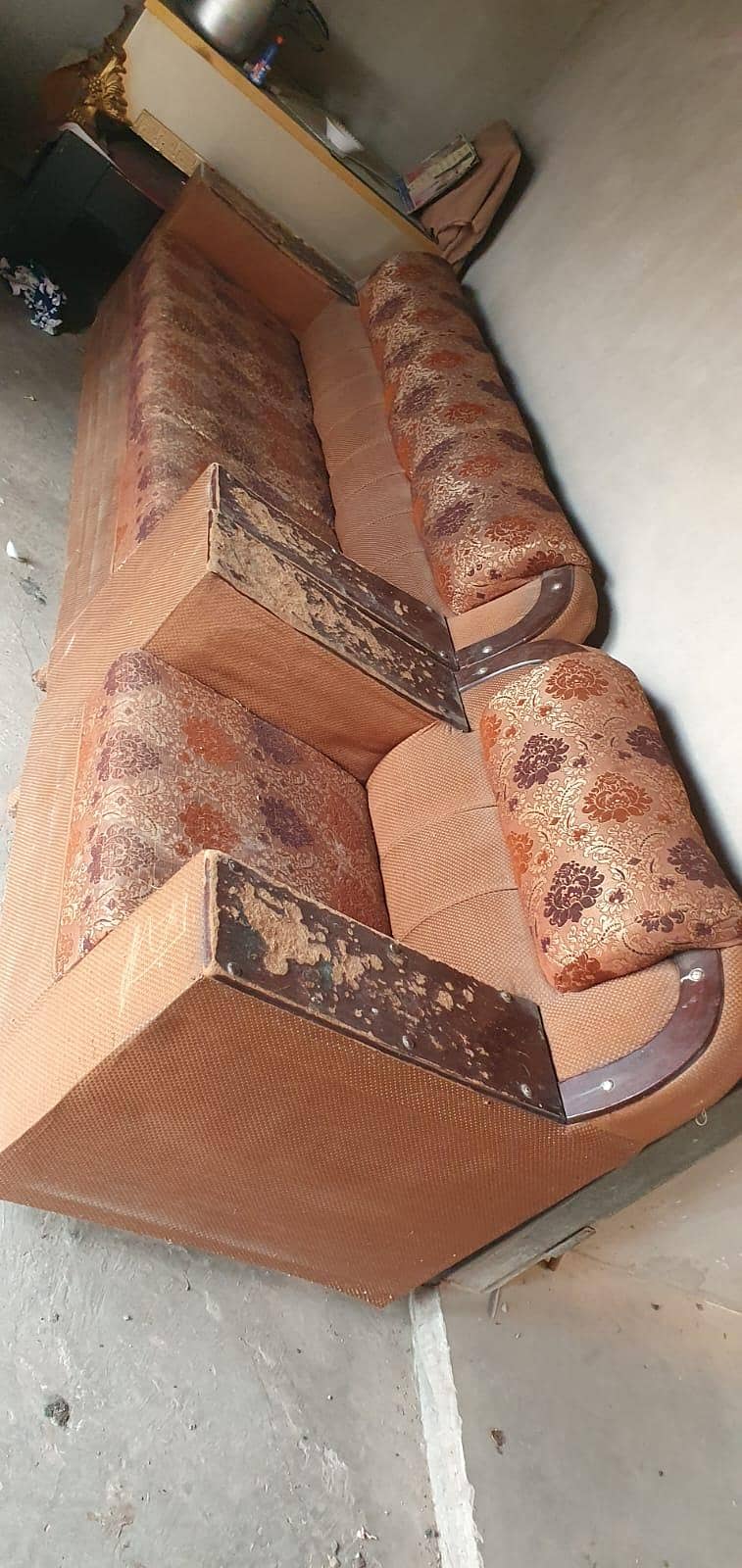 used complete sofa set 0