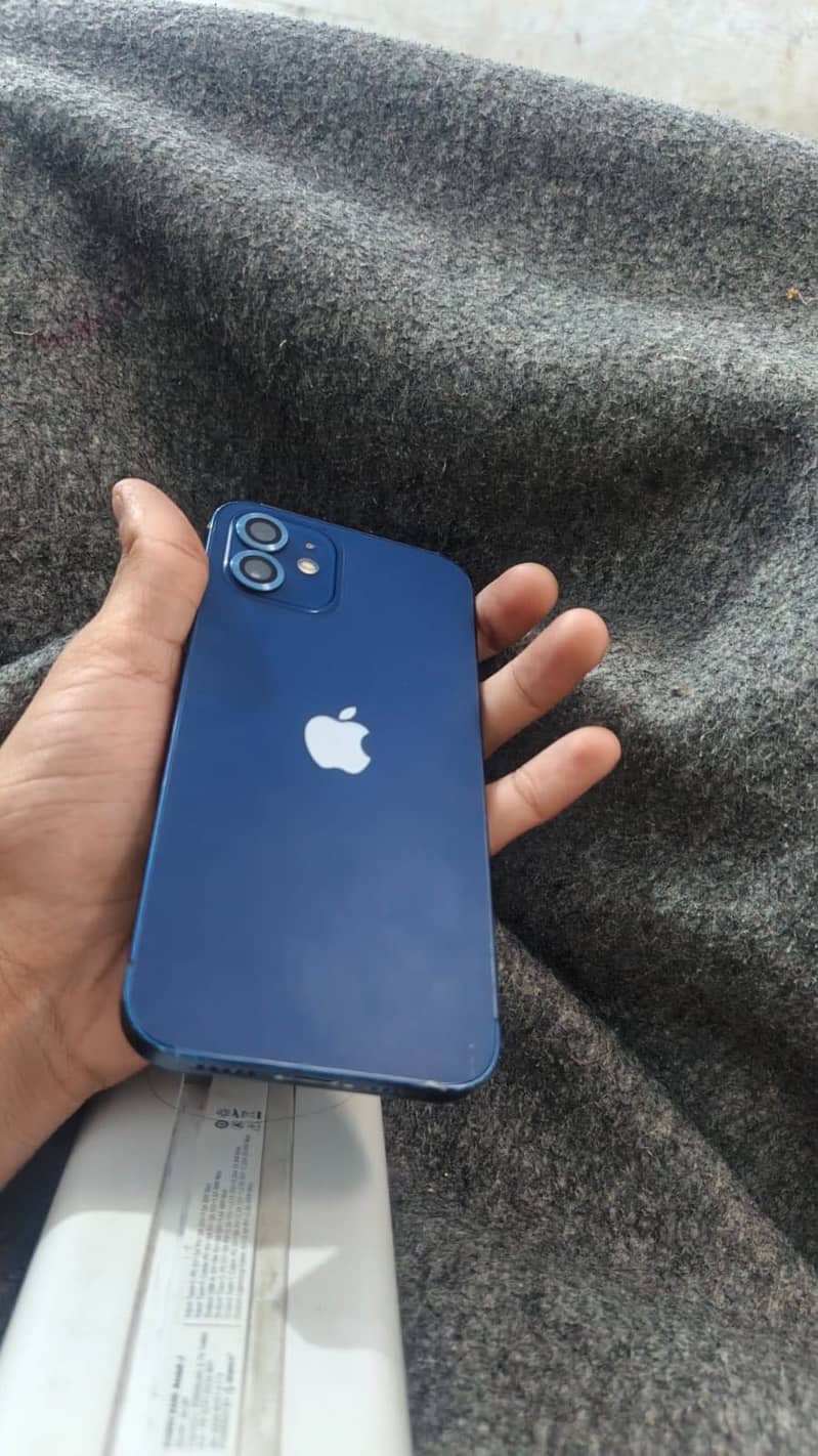 Apple iPhone 12 3