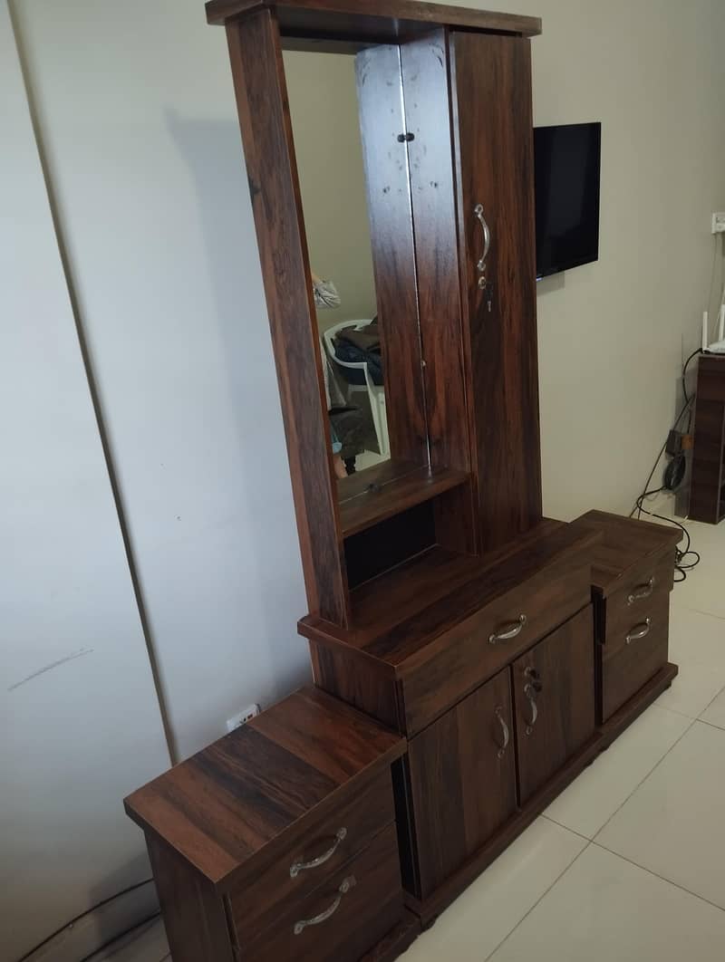 dressing table 2