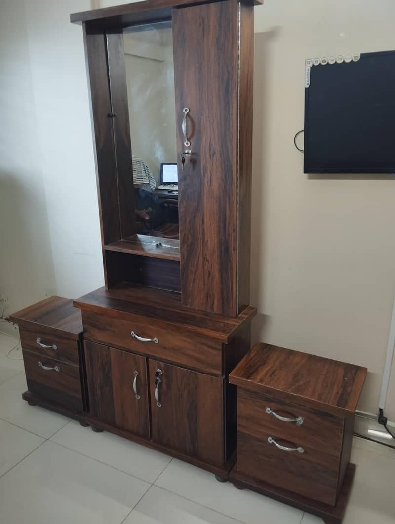 dressing table 4