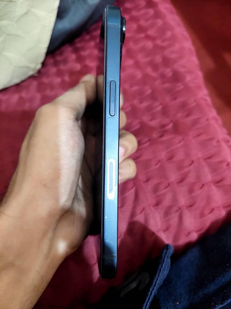 Apple iPhone 13 3
