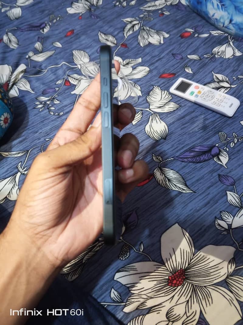 Apple iPhone 13 1