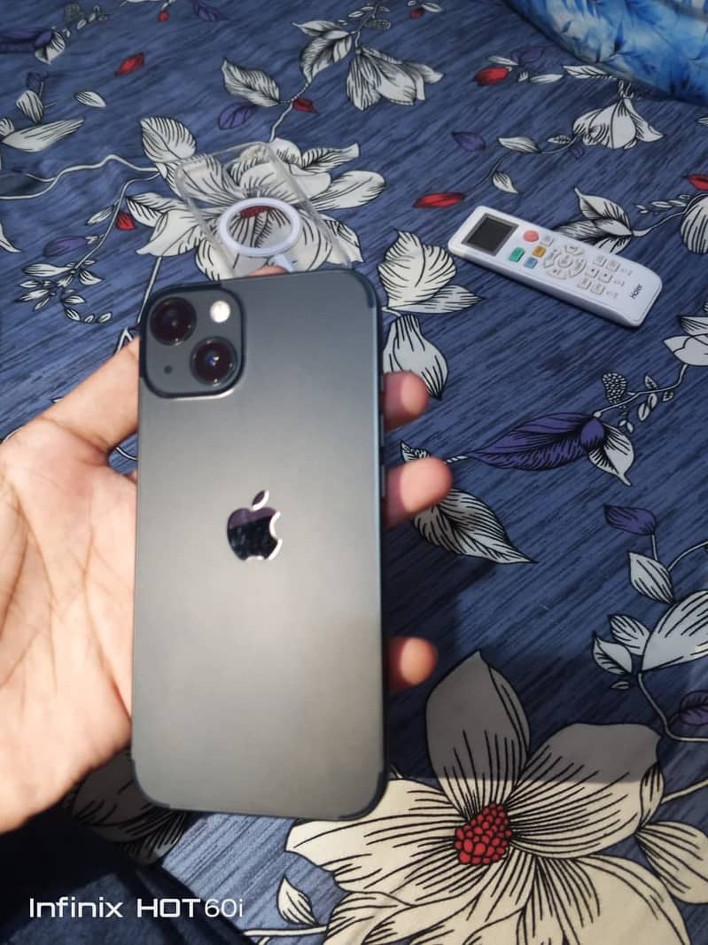 Apple iPhone 13 5