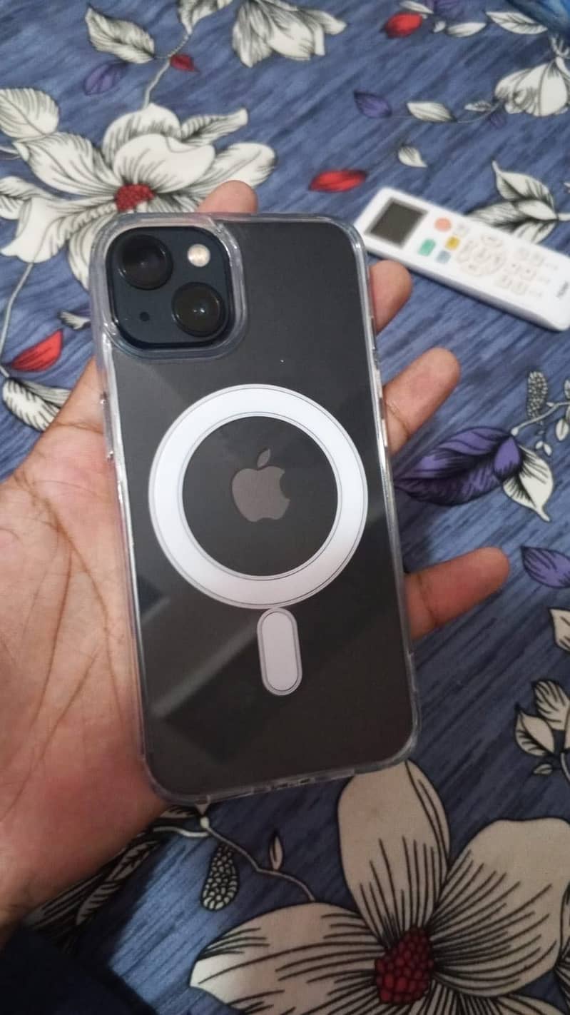 Apple iPhone 13 6