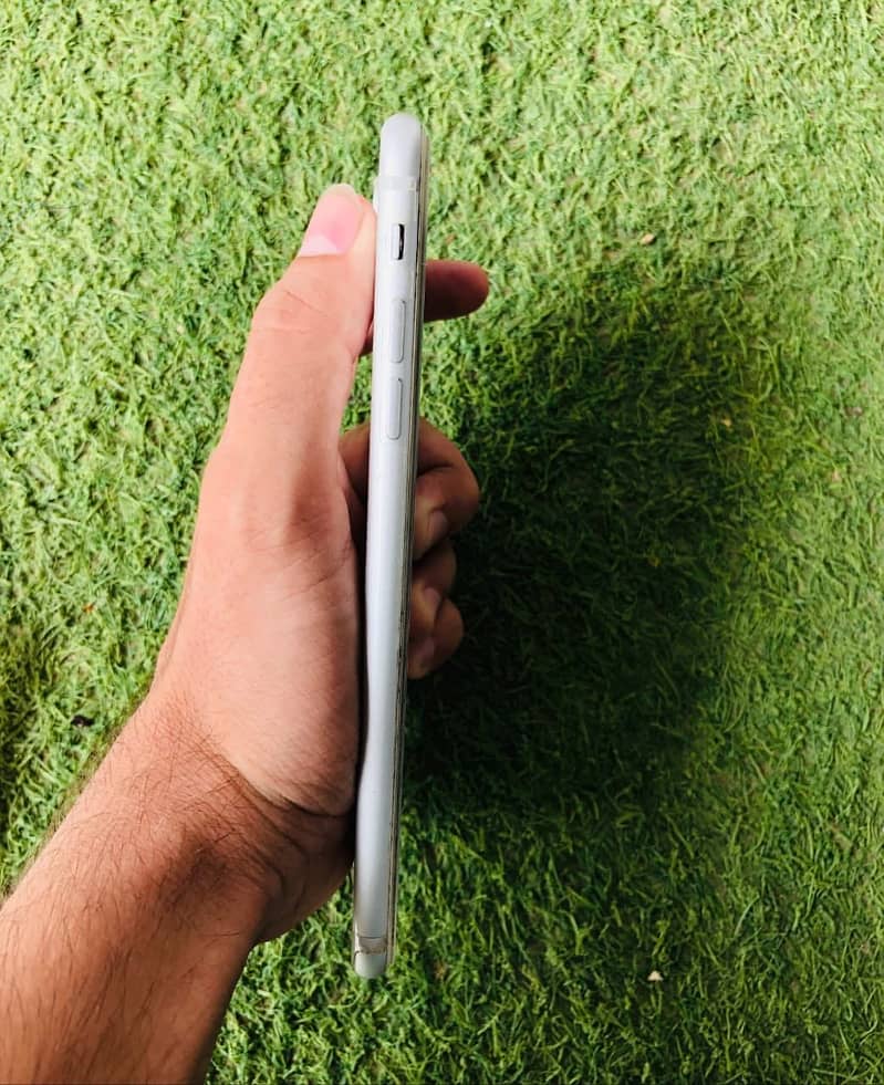 Apple iPhone 7 Plus 2