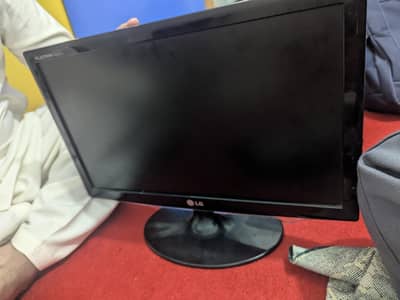LG LCD 18 inch