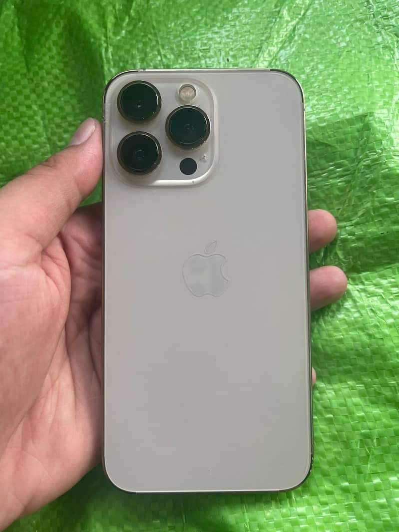 Apple iPhone 13 Pro 4
