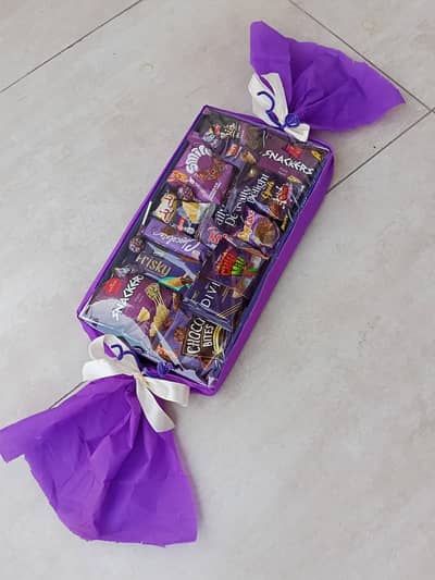 Luxury Snack & Chocolate Gift Tray 