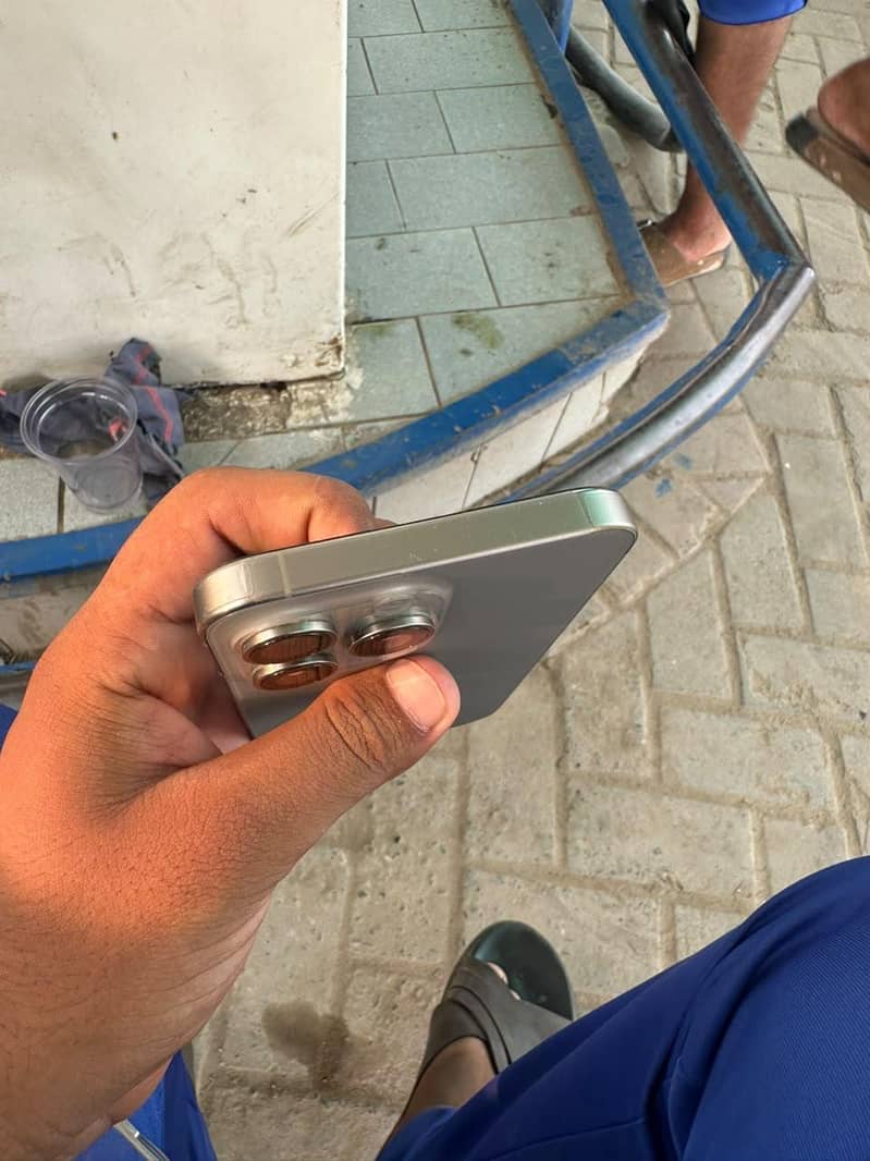 Apple iPhone 15 Pro Max 3