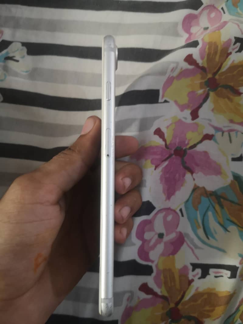 Apple iPhone 7 Plus 2