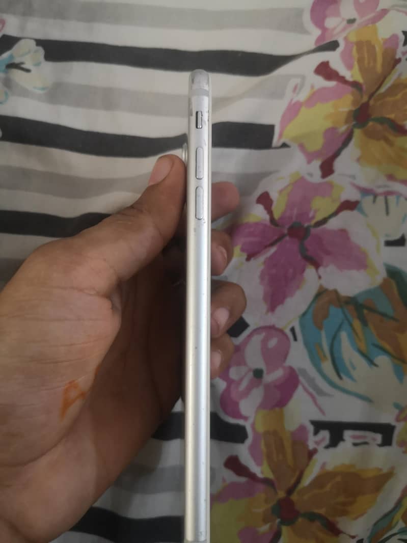 Apple iPhone 7 Plus 3