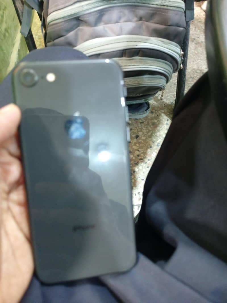 Apple iPhone 8 2