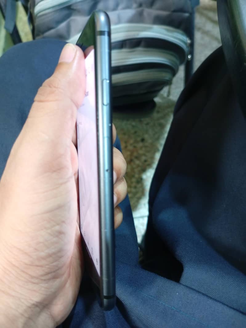 Apple iPhone 8 3