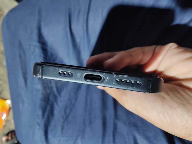iPhone 15 2