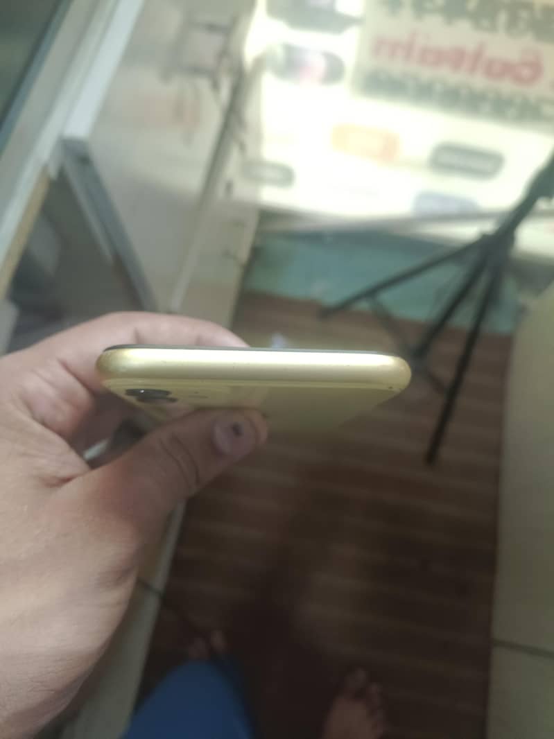 Apple iPhone 11 5