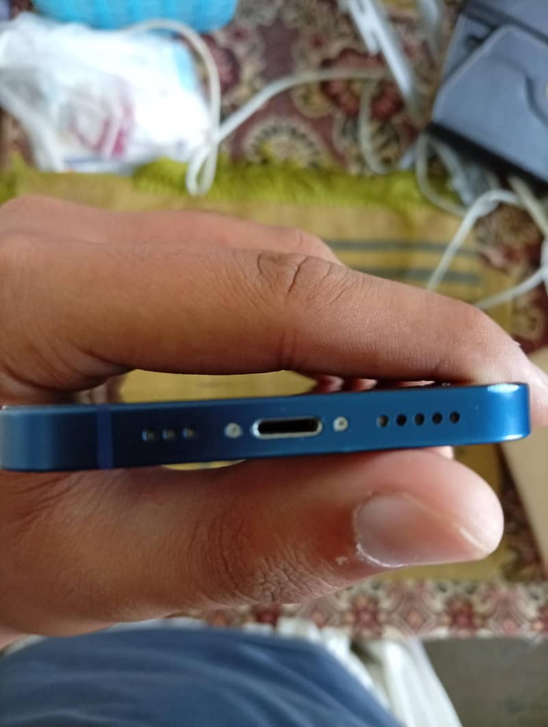 Apple iPhone 12 3