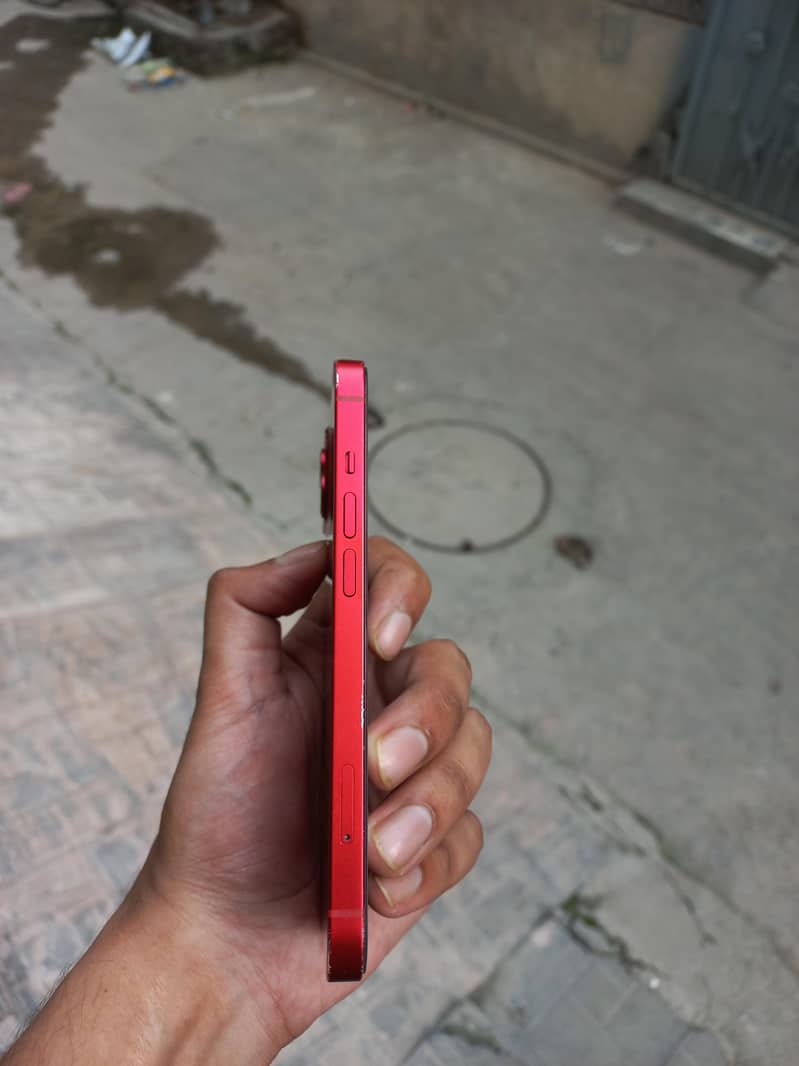 Apple iPhone 13 2