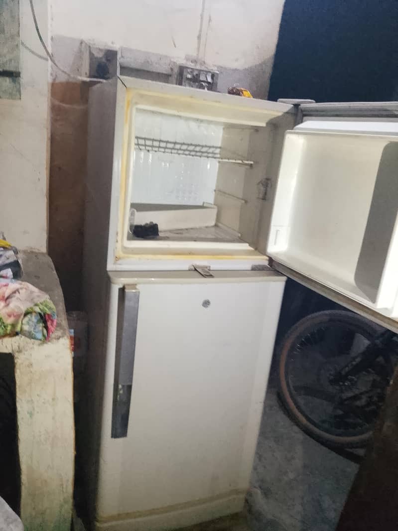 dawlance fridge 1