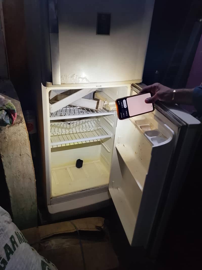 dawlance fridge 2