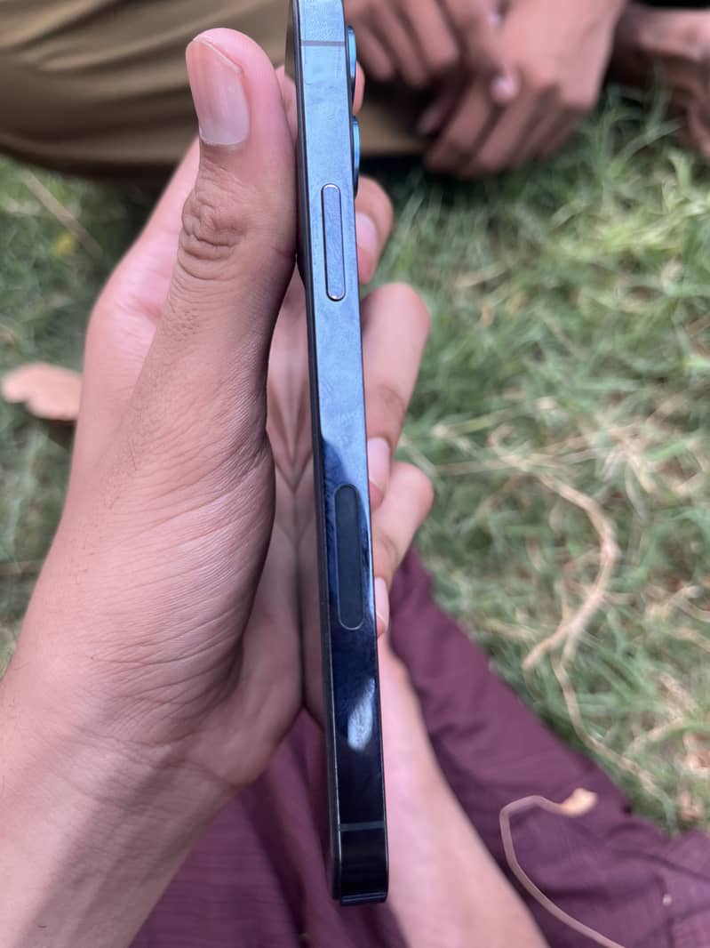 Apple iPhone 12 Pro 2