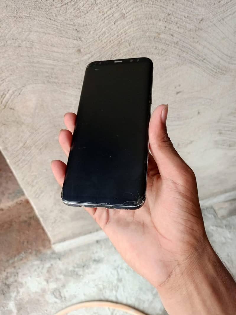 Samsung Mobile S8 Plus 3