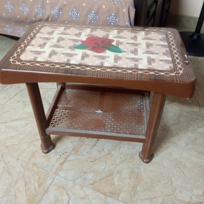 Table for sale in 1400 Pkr