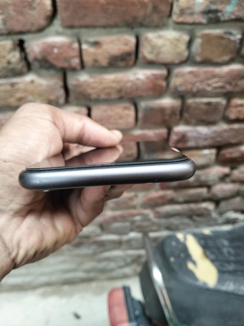 Apple iPhone 11 5