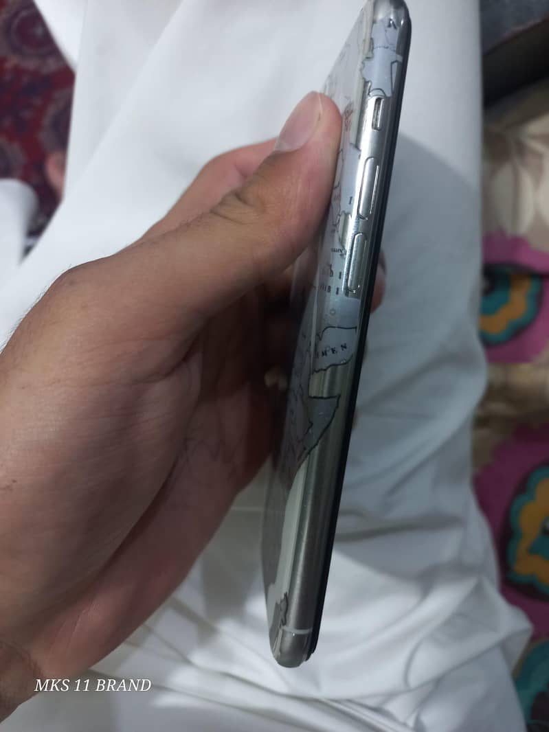 Apple iPhone 11 Pro 1