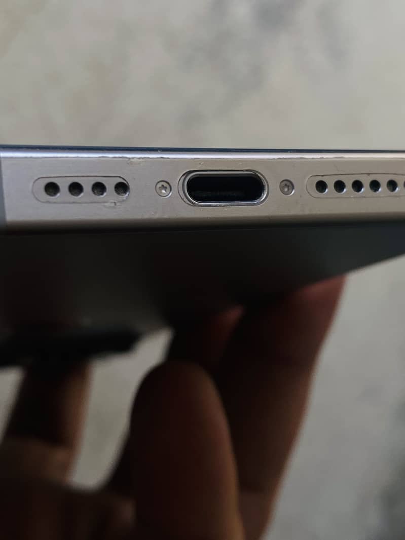 Apple iPhone 15 Pro Max 5