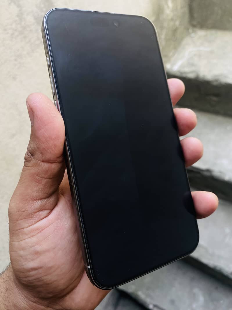 Apple iPhone 15 Pro Max 6
