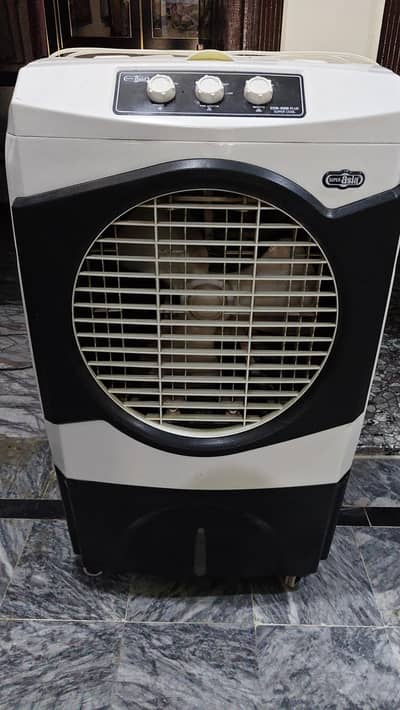 cooler 1 year ise condition 10 by 10