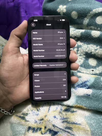 Apple iPhone 13