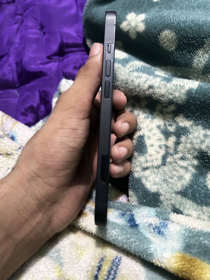 Apple iPhone 13 3