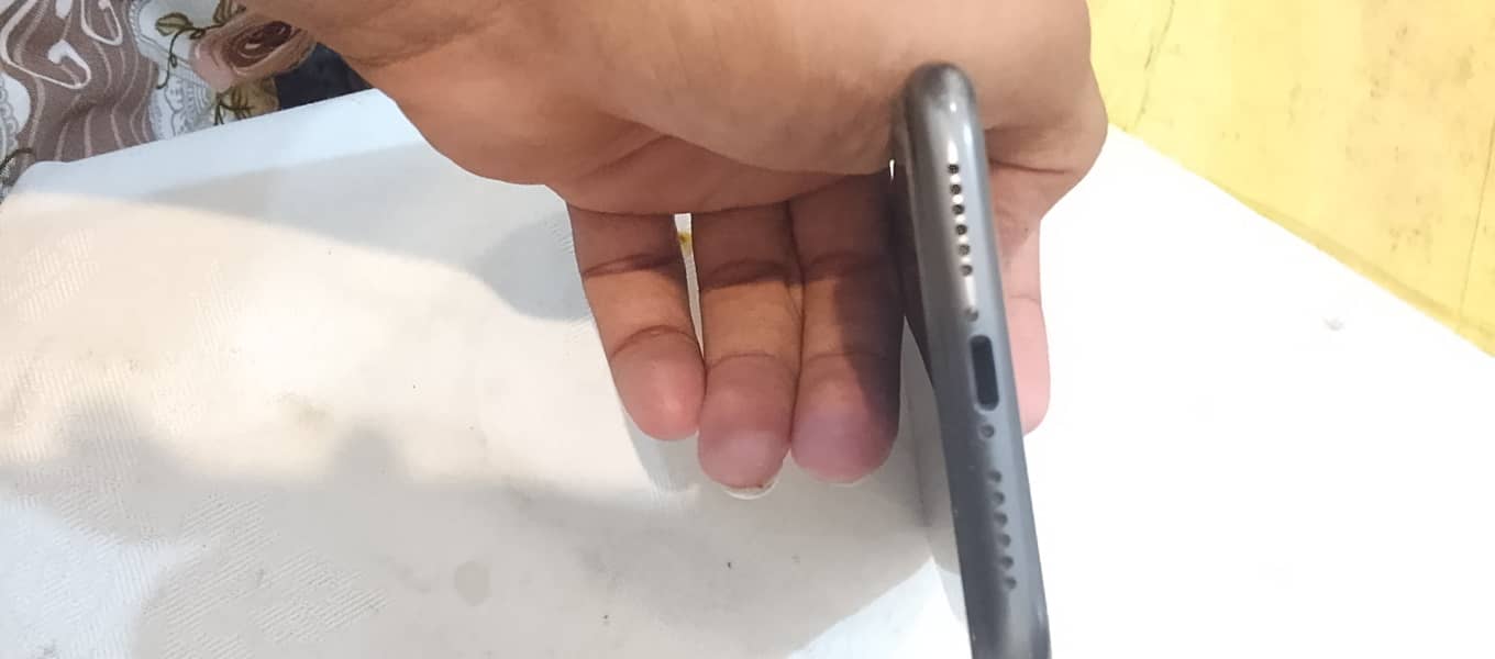 Apple iPhone 11 0