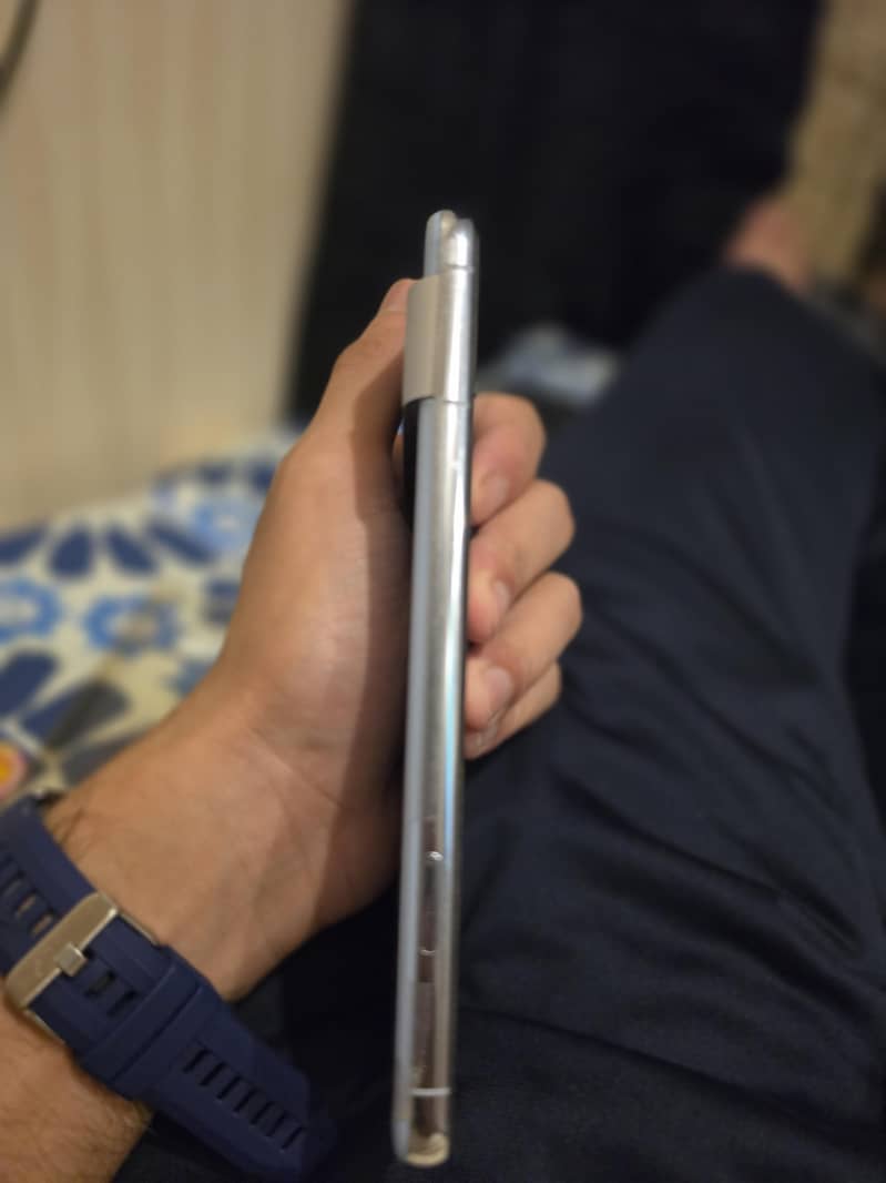 Google Pixel 8 Pro 4