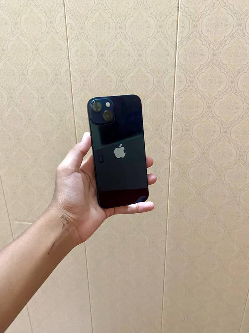 Apple iPhone 13 0
