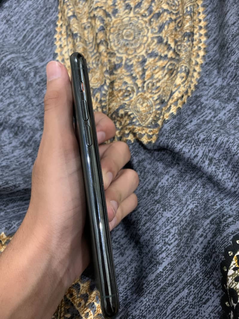 Apple iPhone 11 Pro 0