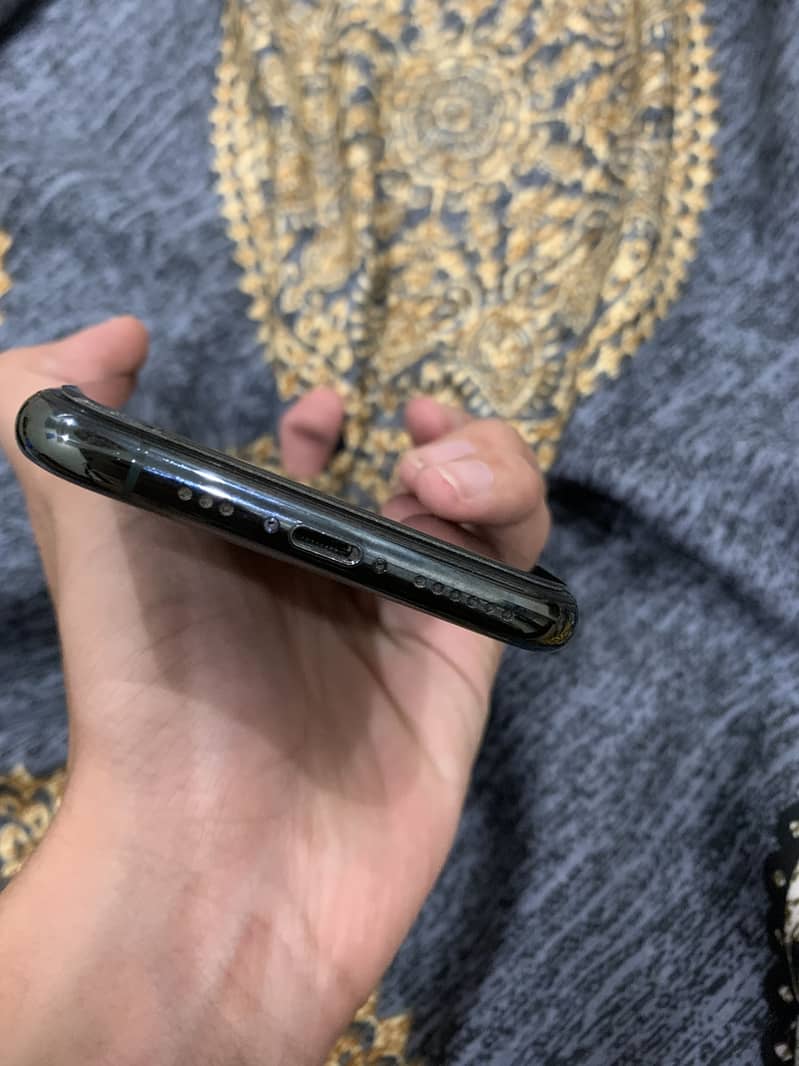 Apple iPhone 11 Pro 3
