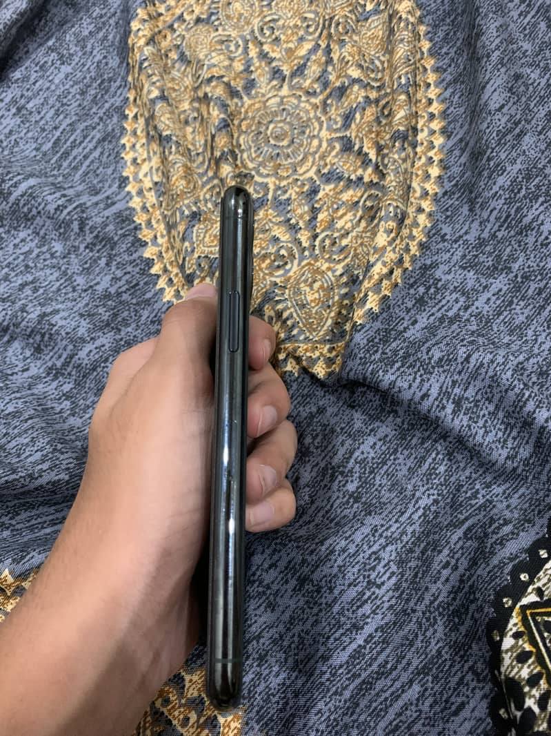 Apple iPhone 11 Pro 5