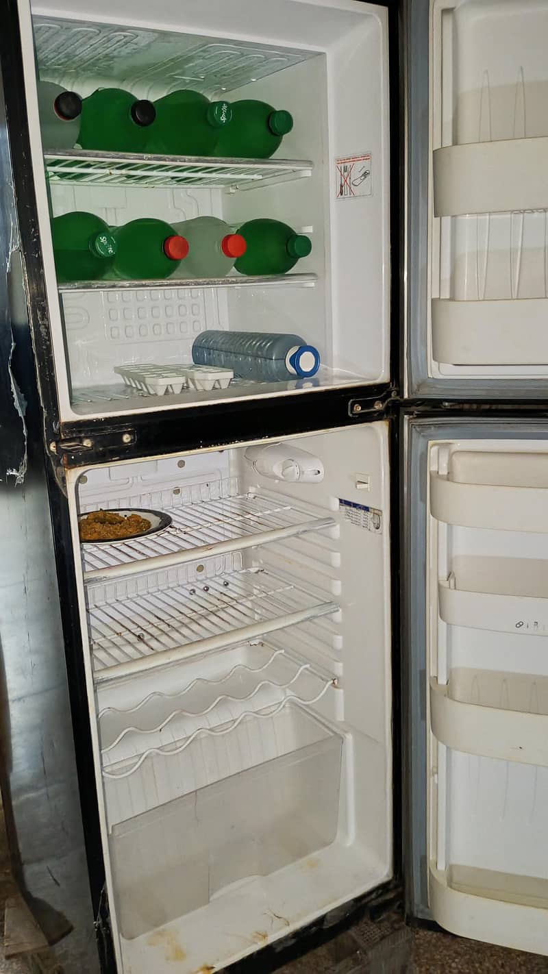 Dawlance Refrigerator – Powerful Cooling, Spacious & Energy Efficient 1