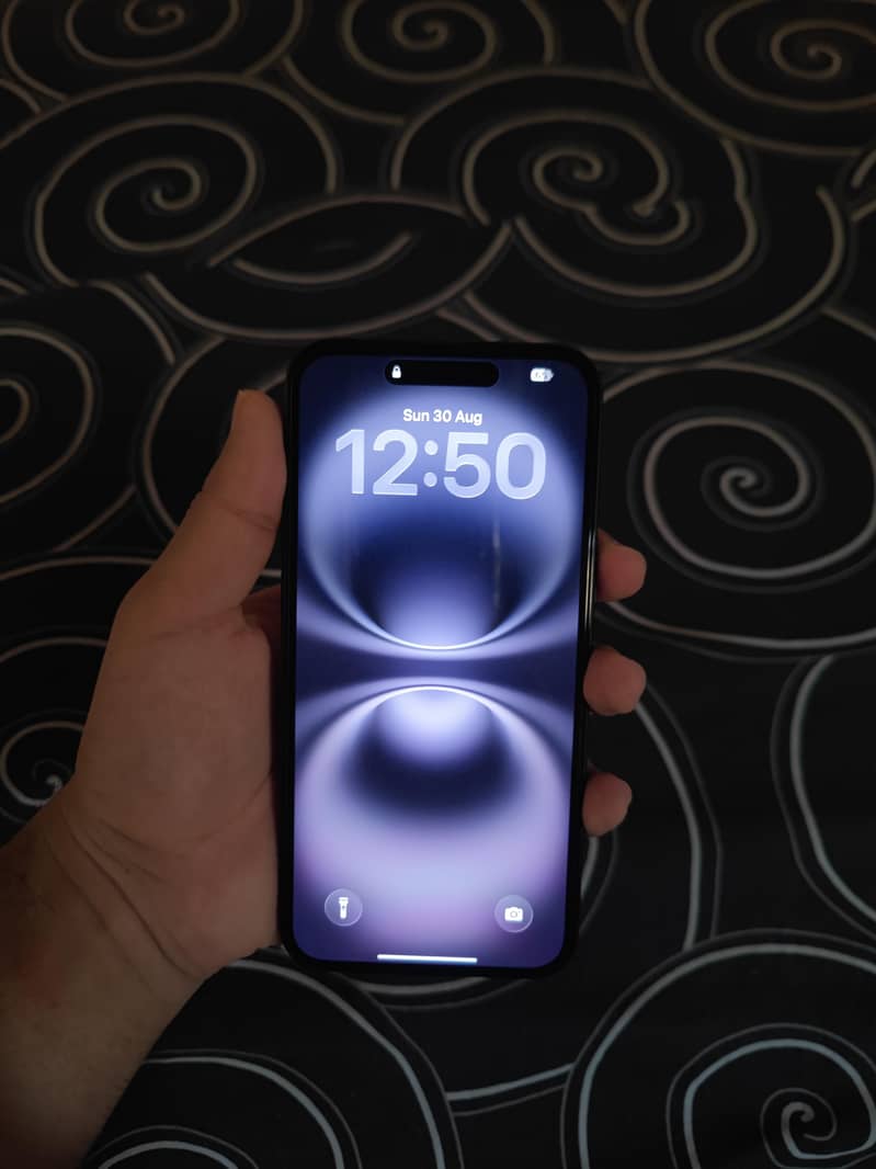 Apple iPhone 16 Plus 1