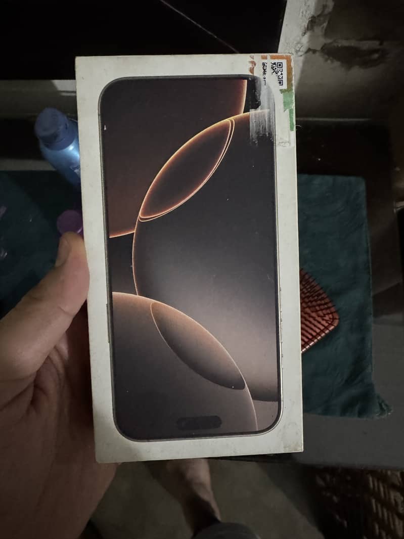 Apple iPhone 16 Pro Max 0