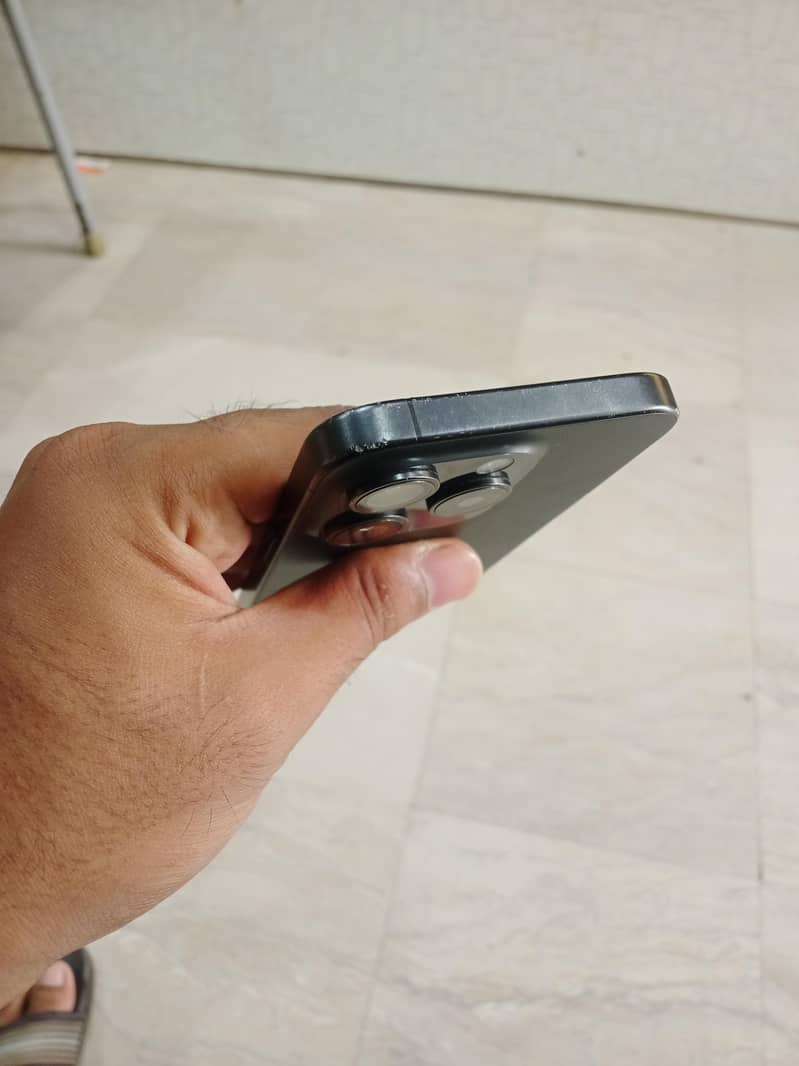 Apple iPhone 15 Pro 6