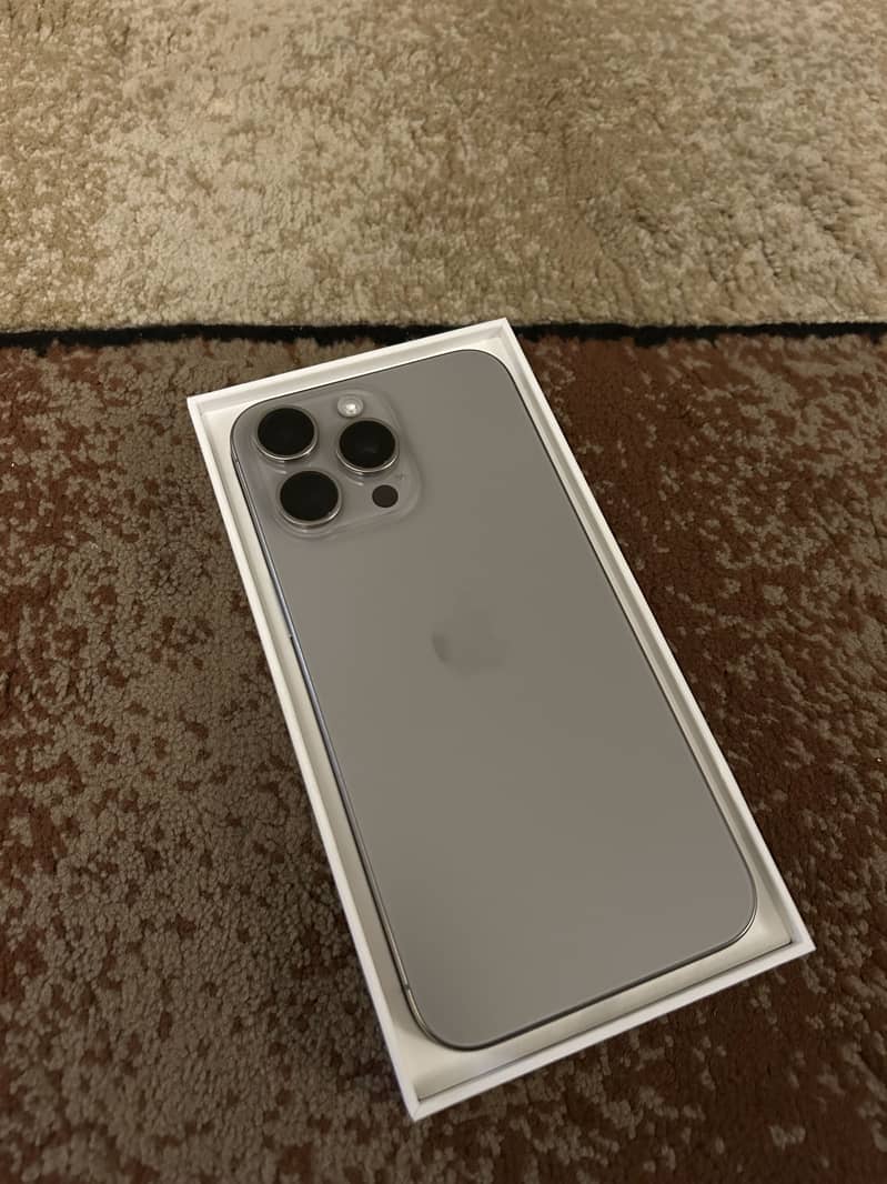 Apple iPhone 15 Pro Max 3