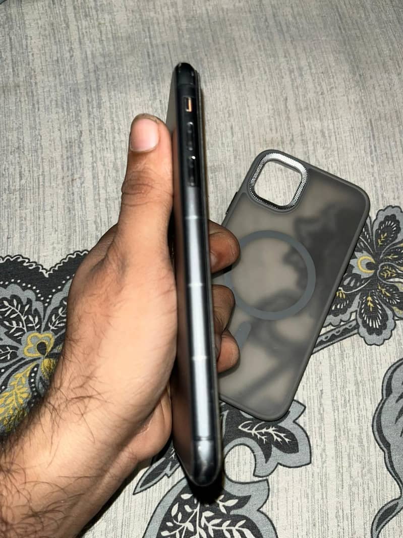 Apple iPhone 11 6